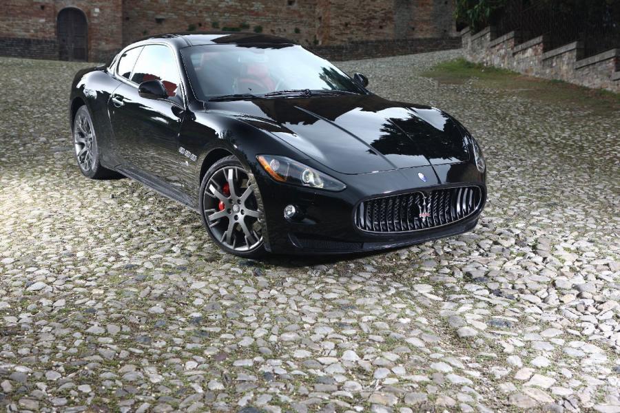  Maserati GranTurismo S 2010 года  (фото 2 из 13)